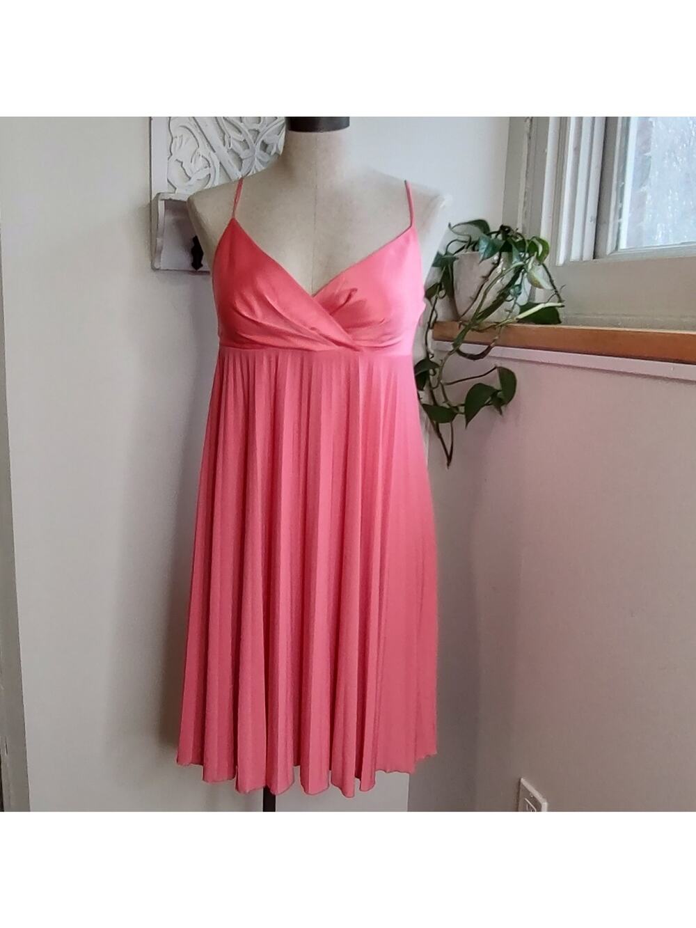 MaxAndCleo NWT Coral Sunburst Pleated Mini Dress Size 8